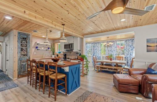 Bid-a-wee Beach House | Lost Pearl - Charming 1940s Beach Cottage, 1 Block to Private Beach Access, FREE Daily Activities, and More