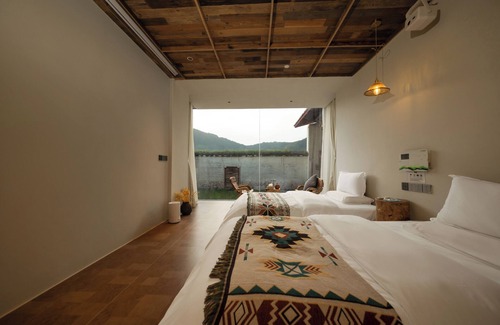Shangri-La Hotel | LOST VILLA-ff