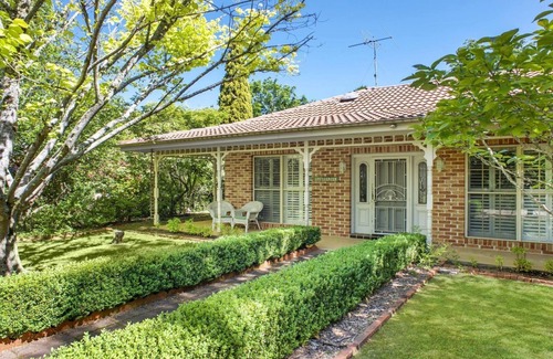 Wentworth Falls House | Lothlorien Large Level Mountain Garden