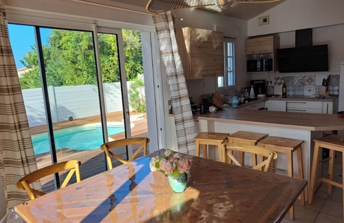 Vaux-sur-Mer House | Lots of charm for this house with swimming pool, ideally located, for 7 P