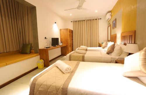 Kandy Hotel | Lotus Lake Residence