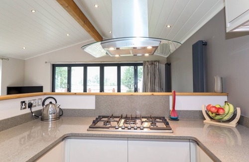 Bowness-on-Windermere Cottage | Loubi's Lakeside Lodge