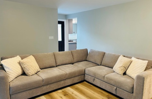 Burbank House | Love: A charming 3 BR-2.5 BA house in Burbank!