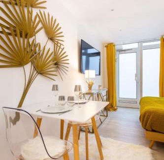 Batignolles Apartment | Love room - 2P with Jacuzzi