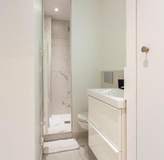 Batignolles Apartment | Love room - 2P with Jacuzzi