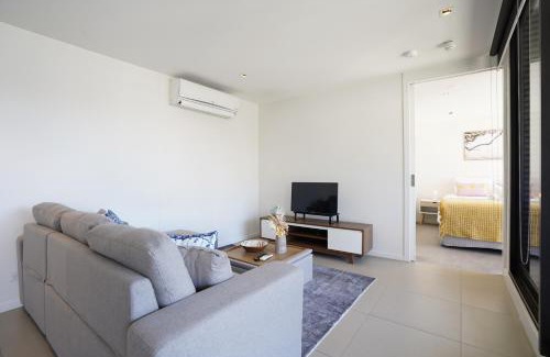Hawthorn Apartment | lovely 1 Bedroom apt + Free parking