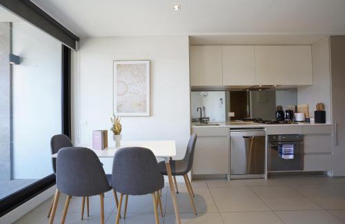 Hawthorn Apartment | lovely 1 Bedroom apt + Free parking