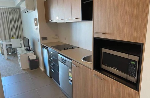 Mackay Apartment | Lovely 1-bedroom in the Heart of Mackay w/Pool