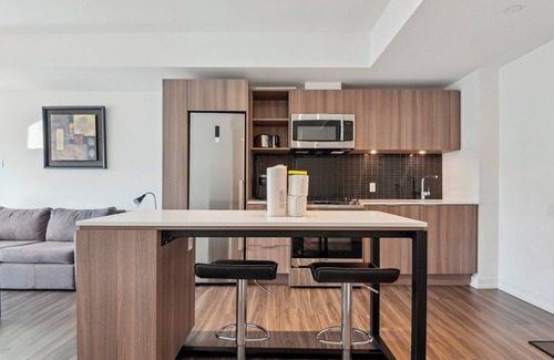 Bay Street Corridor Apartment | Lovely 1-BR in DT Toronto