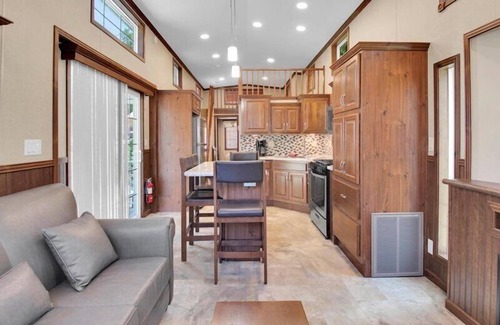 Gatlinburg - Pigeon Forge Cottage | Lovely 1BR Cottage with Loft