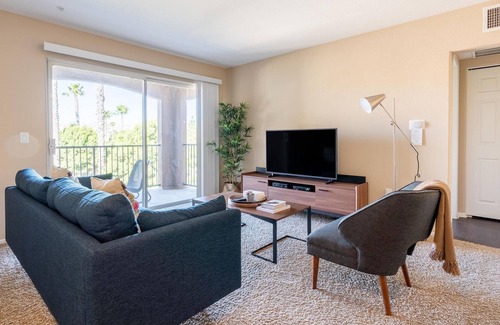 Moorpark Apartment | Lovely 1BR in Moorpark + Parking