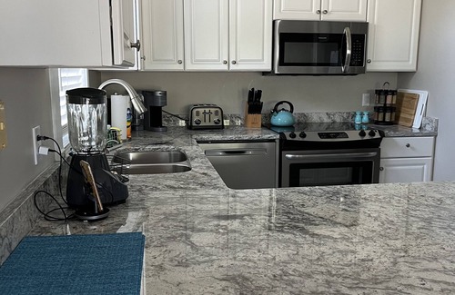 Central Myrtle Beach Condo | Lovely 1st floor condo in Magnolia Place