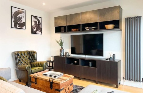 Glasgow Westend Apartment | Lovely 2 Bed Duplex Apartment with Hydro Views
