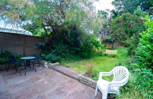 Staple Hill House | Lovely 2 bed house with garden and parking