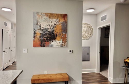 Kirkman North Apartment | Lovely 2 bedroom 2 bath Oasis 15 mins from Disney