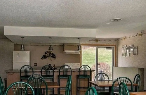 Rochester Condo | Lovely 2 bedroom condo with nice amenities and on the bus line