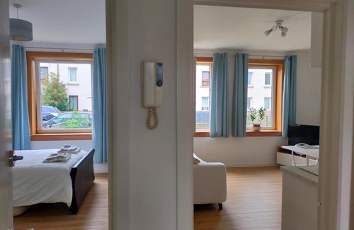 Restalrig Apartment | Lovely 2 bedroom with a garden close to the centre