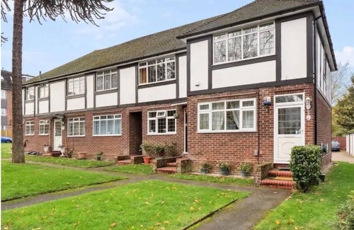 Sutton South Apartment | Lovely 2 Bedrooms flat in south Sutton