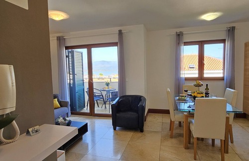 Slatine Apartment | Lovely 2 pool Apt, just 350m from beach, 6km from Trogir Old Town