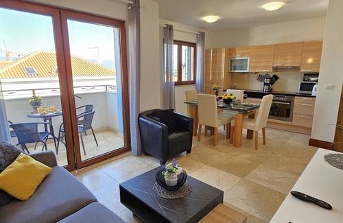 Slatine Apartment | Lovely 2 pool Apt, just 350m from beach, 6km from Trogir Old Town
