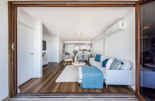 Alexandra Headland Apartment | Lovely 2bd Unit, Patio and views. Best weekly rate