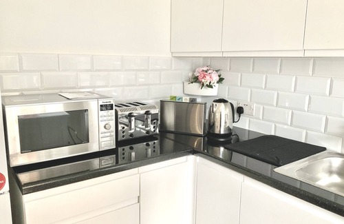 Stansted Cottage | Lovely 2BR Cottage in Stansted