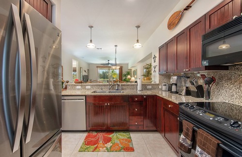 Waikoloa Condo | Lovely 2nd Floor Unit On Golf Course, Easy walk to Beach, Restaurants, Shopping