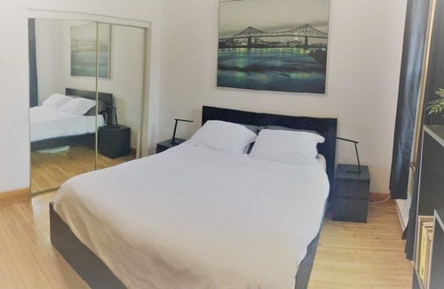 Cote-Saint-Paul Apartment | Lovely 3 BDR unit, 5min-metro, 1 min-grocery store