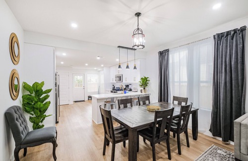 Northside House | Lovely 3 bedroom home near Downtown & Heights, Pet Friendly