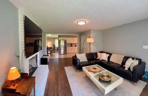 Athens House | Lovely 3-bedroom house with AC in Athens