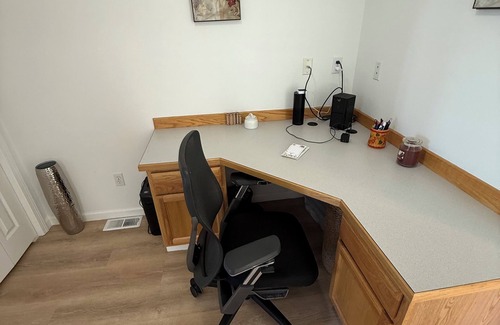 Abbott Loop House | Lovely 3-bedroom townhome in Anchorage