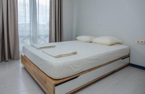 Chernomorets Apartment | Lovely 3BD flat with PARKING and SEA VIEW by Flаt Manаger