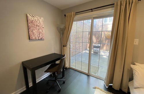 Georgetown Condo | Lovely 3BR 2BA 2 level condo in great Georgetown location (31 day min)