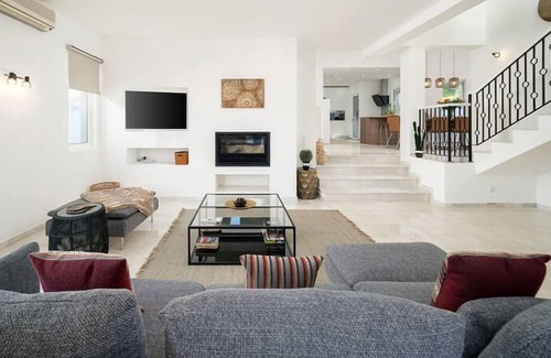 Vale do Garrao Villa | Lovely 4 Bedroom Villa in Dunas Douradas - ER19 - Almancil, Algarve