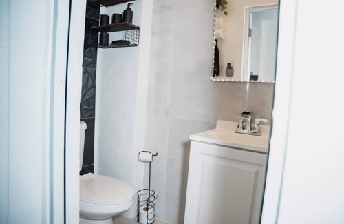 Catano Apartment | Lovely 4-BR/3BA w. 2 King Beds in Fun Cataño w. AC, WiFi, Ferry to Old San Juan