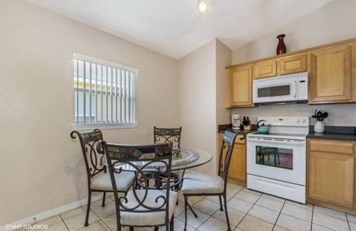 Greater Groves House | Lovely 5 Bedroom Pool Home with Conservation View In Clermont