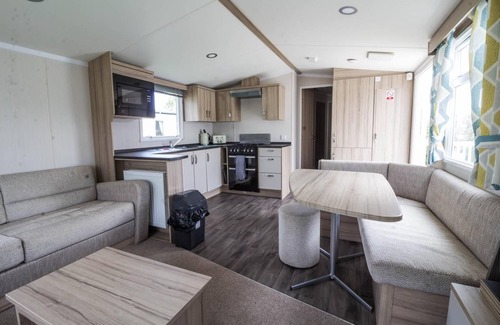 Mappleton House | Lovely 6 berth caravan for hire at Skipsea Sands Holiday Park ref 41006NF