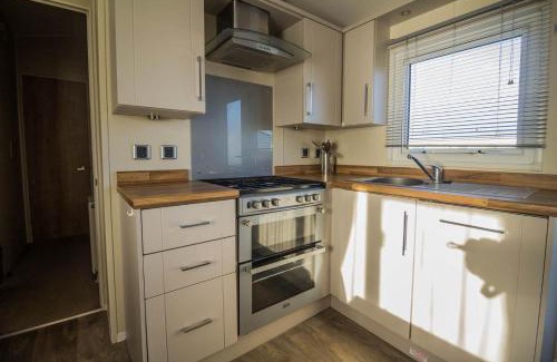 Felixstowe Other | Lovely 6 Berth Caravan At Suffolk Sands Holiday Park Ref 45010Mv