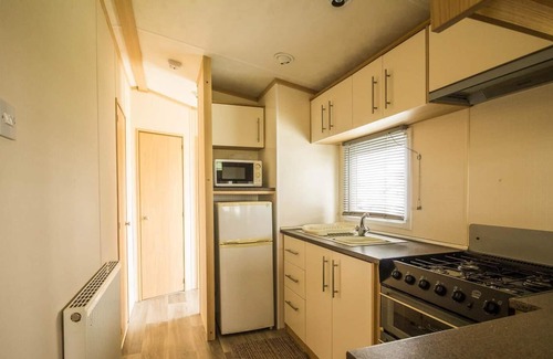 Hunstanton House | Lovely 8 berth caravan at a brilliant holiday park, Manor Park ref 23113K