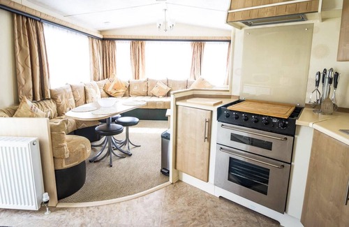 Louth House | Lovely 8 berth caravan for hire at Sunnydale Park in Skegness ref 35001JW