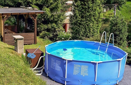 Starkov Villa | Lovely apartment in villa for 4 guests with pool, WIFI, TV, patio and pets allowed