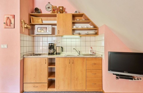 Starkov Villa | Lovely apartment in villa for 18 guests with WIFI, pool, TV, patio and pets allowed