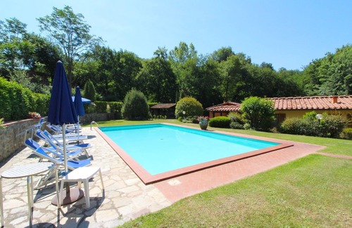 Castelfranco di Sopra Apartment | Lovely apartment for 6 people with pool, WIFI and pets allowed
