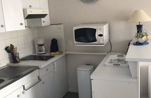 Plerin Apartment | Lovely and charming flat with sea view on the beach