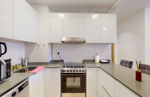 Discovery Gardens Apartment | Lovely and spacious 1 bedroom with extra sofa bed