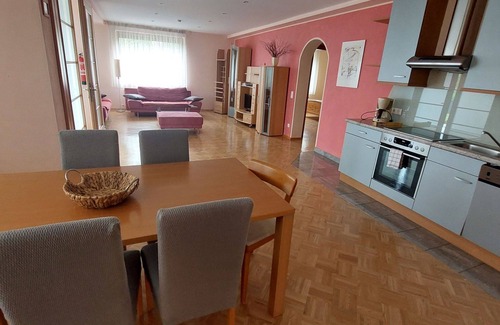 Augsdorf Apartment | Lovely apartment for 5 people with WIFI, TV and terrace