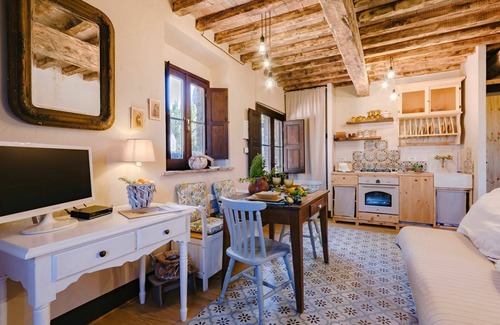Civitella Paganico Apartment | Lovely apartment for 4 people with WIFI, A/C, pool, TV, terrace and pets allowed