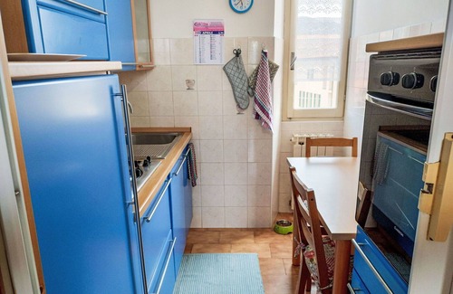 Intra Apartment | Lovely apartment for 3 guests with TV, balcony, pets allowed and parking