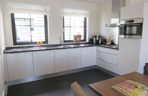 Uitdam Apartment | Lovely apartment for 8 people with WIFI, pool, TV and terrace