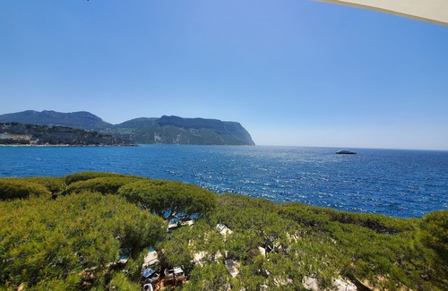 Cassis Apartment | LOVELY APART 2 BEDROOMS FOR 5-GARDEN GARAGE NEAR BEACHES PORT AND CITY CENTER